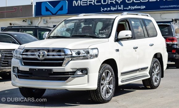 Acheter Import Voiture Toyota Land Cruiser Blanc à Import - Dubai, Bujumbura Acheter Import Voiture Toyota Land Cruiser Blanc à Import - Dubai, Bujumbura