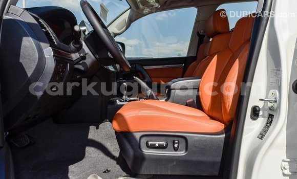 Acheter Import Voiture Toyota Land Cruiser Blanc à Import - Dubai, Bujumbura Acheter Import Voiture Toyota Land Cruiser Blanc à Import - Dubai, Bujumbura