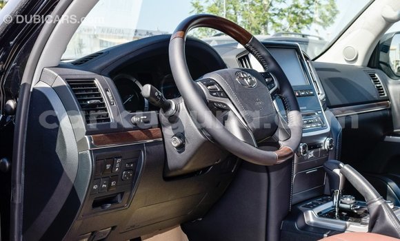 Acheter Import Voiture Toyota Land Cruiser Noir à Import - Dubai, Bujumbura Acheter Import Voiture Toyota Land Cruiser Noir à Import - Dubai, Bujumbura