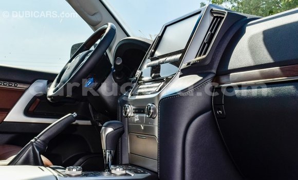 Acheter Import Voiture Toyota Land Cruiser Noir à Import - Dubai, Bujumbura Acheter Import Voiture Toyota Land Cruiser Noir à Import - Dubai, Bujumbura