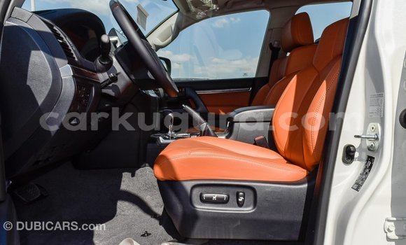Nunua Imported Toyota Land Cruiser Nyeupe Gari ndani ya Import - Dubai nchini Bujumbura Nunua Imported Toyota Land Cruiser Nyeupe Gari ndani ya Import - Dubai nchini Bujumbura