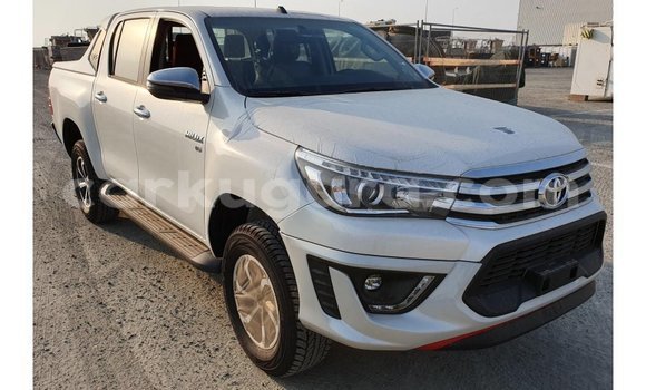 Nunua Imported Toyota Hilux Nyeupe Gari ndani ya Import - Dubai nchini Bujumbura Nunua Imported Toyota Hilux Nyeupe Gari ndani ya Import - Dubai nchini Bujumbura
