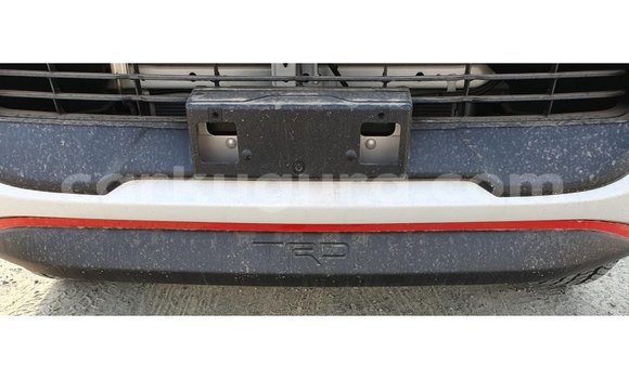 Nunua Imported Toyota Hilux Nyeupe Gari ndani ya Import - Dubai nchini Bujumbura Nunua Imported Toyota Hilux Nyeupe Gari ndani ya Import - Dubai nchini Bujumbura