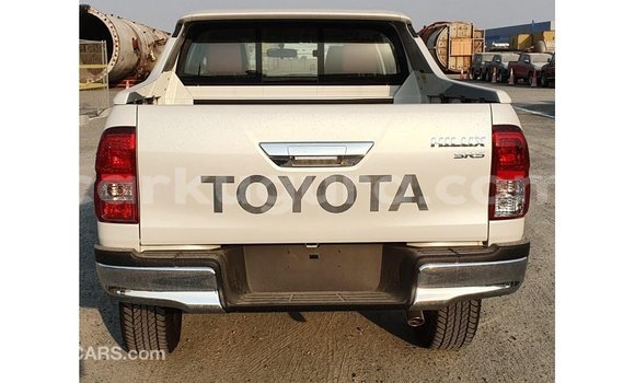 Nunua Imported Toyota Hilux Nyeupe Gari ndani ya Import - Dubai nchini Bujumbura Nunua Imported Toyota Hilux Nyeupe Gari ndani ya Import - Dubai nchini Bujumbura