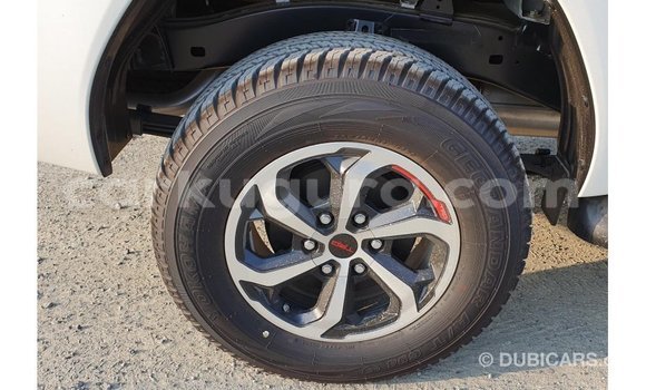 Nunua Imported Toyota Hilux Nyeupe Gari ndani ya Import - Dubai nchini Bujumbura Nunua Imported Toyota Hilux Nyeupe Gari ndani ya Import - Dubai nchini Bujumbura