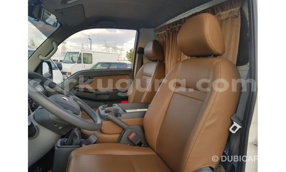 Nunua Imported Kia Carens Nyeupe Gari ndani ya Import - Dubai nchini Bujumbura Nunua Imported Kia Carens Nyeupe Gari ndani ya Import - Dubai nchini Bujumbura