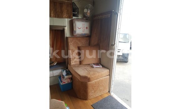 Nunua Imported Kia Carens Nyeupe Gari ndani ya Import - Dubai nchini Bujumbura Nunua Imported Kia Carens Nyeupe Gari ndani ya Import - Dubai nchini Bujumbura