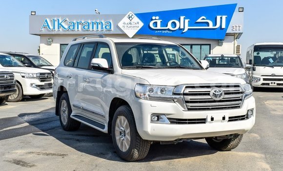 Nunua Imported Toyota Land Cruiser Nyeupe Gari ndani ya Import - Dubai nchini Bujumbura Nunua Imported Toyota Land Cruiser Nyeupe Gari ndani ya Import - Dubai nchini Bujumbura