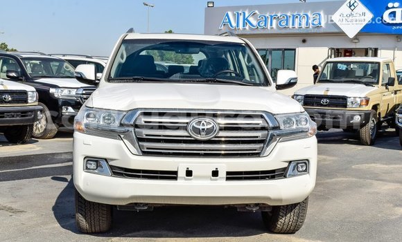 Nunua Imported Toyota Land Cruiser Nyeupe Gari ndani ya Import - Dubai nchini Bujumbura Nunua Imported Toyota Land Cruiser Nyeupe Gari ndani ya Import - Dubai nchini Bujumbura