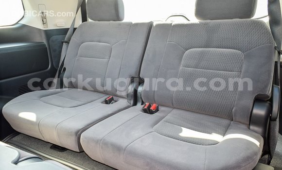 Nunua Imported Toyota Land Cruiser Nyeupe Gari ndani ya Import - Dubai nchini Bujumbura Nunua Imported Toyota Land Cruiser Nyeupe Gari ndani ya Import - Dubai nchini Bujumbura