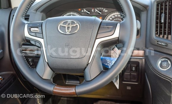 Nunua Imported Toyota Land Cruiser Nyeupe Gari ndani ya Import - Dubai nchini Bujumbura Nunua Imported Toyota Land Cruiser Nyeupe Gari ndani ya Import - Dubai nchini Bujumbura