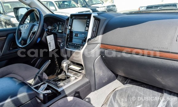 Nunua Imported Toyota Land Cruiser Nyeupe Gari ndani ya Import - Dubai nchini Bujumbura Nunua Imported Toyota Land Cruiser Nyeupe Gari ndani ya Import - Dubai nchini Bujumbura