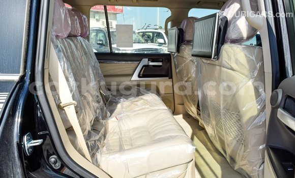 Acheter Import Voiture Toyota Land Cruiser Noir à Import - Dubai, Bujumbura Acheter Import Voiture Toyota Land Cruiser Noir à Import - Dubai, Bujumbura