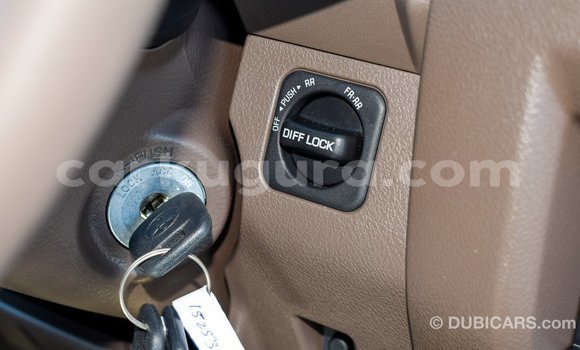Acheter Import Voiture Toyota Land Cruiser Beige à Import - Dubai, Bujumbura Acheter Import Voiture Toyota Land Cruiser Beige à Import - Dubai, Bujumbura
