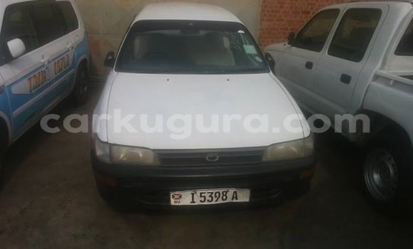 Acheter Occasion Voiture Toyota Corolla Blanc à Mairie au Bujumbura Acheter Occasion Voiture Toyota Corolla Blanc à Mairie au Bujumbura