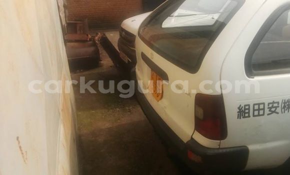 Nunua Ilio tumika Toyota Corolla Nyeupe Gari ndani ya ukumbi wa mji nchini Bujumbura Nunua Ilio tumika Toyota Corolla Nyeupe Gari ndani ya ukumbi wa mji nchini Bujumbura