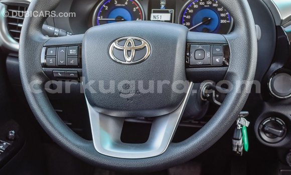 Nunua Imported Toyota Hilux Nyeusi Gari ndani ya Import - Dubai nchini Bujumbura Nunua Imported Toyota Hilux Nyeusi Gari ndani ya Import - Dubai nchini Bujumbura