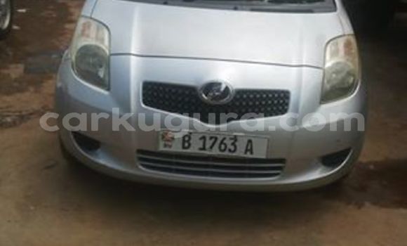 Acheter Occasion Voiture Toyota Vitz Gris à Mairie au Bujumbura Acheter Occasion Voiture Toyota Vitz Gris à Mairie au Bujumbura
