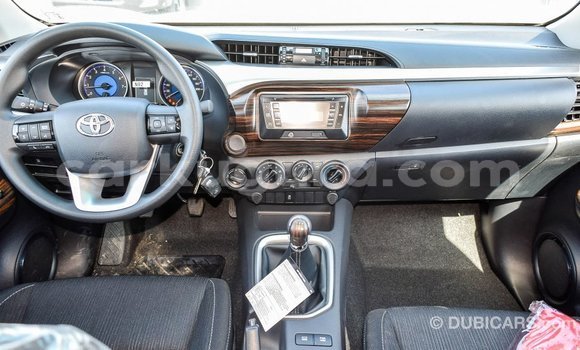 Nunua Imported Toyota Hilux Nyeupe Gari ndani ya Import - Dubai nchini Bujumbura Nunua Imported Toyota Hilux Nyeupe Gari ndani ya Import - Dubai nchini Bujumbura