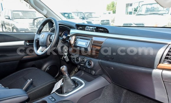 Acheter Import Voiture Toyota Hilux Blanc à Import - Dubai, Bujumbura Acheter Import Voiture Toyota Hilux Blanc à Import - Dubai, Bujumbura