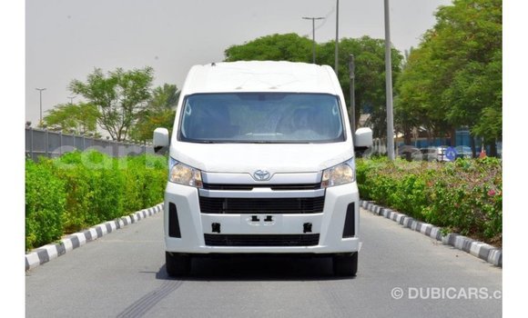 Acheter Import Voiture Toyota Hiace Blanc à Import - Dubai, Bujumbura Acheter Import Voiture Toyota Hiace Blanc à Import - Dubai, Bujumbura