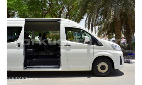 Acheter Import Voiture Toyota Hiace Blanc à Import - Dubai, Bujumbura Acheter Import Voiture Toyota Hiace Blanc à Import - Dubai, Bujumbura