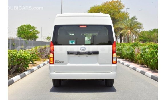 Acheter Import Voiture Toyota Hiace Blanc à Import - Dubai, Bujumbura Acheter Import Voiture Toyota Hiace Blanc à Import - Dubai, Bujumbura