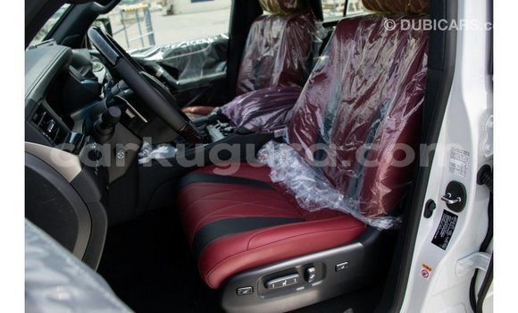 Nunua Imported Lexus LX Nyeupe Gari ndani ya Import - Dubai nchini Bujumbura Nunua Imported Lexus LX Nyeupe Gari ndani ya Import - Dubai nchini Bujumbura