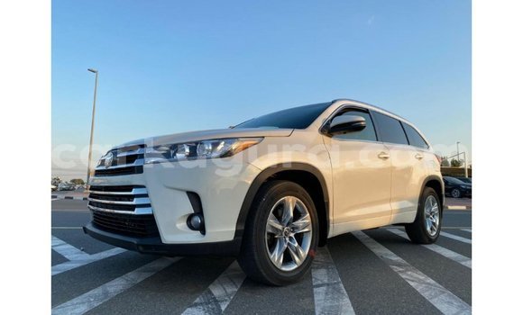 Nunua Imported Toyota Highlander Nyeupe Gari ndani ya Import - Dubai nchini Bujumbura Nunua Imported Toyota Highlander Nyeupe Gari ndani ya Import - Dubai nchini Bujumbura
