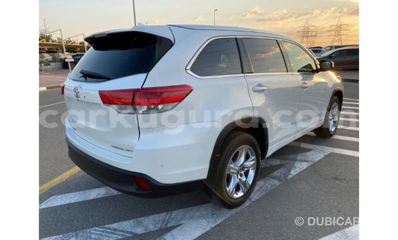 Nunua Imported Toyota Highlander Nyeupe Gari ndani ya Import - Dubai nchini Bujumbura Nunua Imported Toyota Highlander Nyeupe Gari ndani ya Import - Dubai nchini Bujumbura