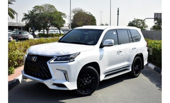 Acheter Import Voiture Lexus LX Blanc à Import - Dubai, Bujumbura Acheter Import Voiture Lexus LX Blanc à Import - Dubai, Bujumbura