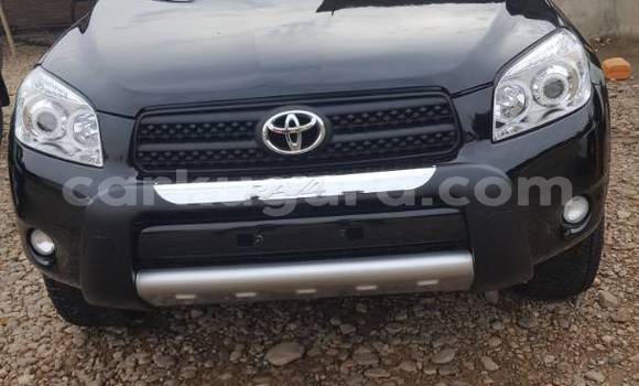 Acheter Occasion Voiture Toyota RAV4 Noir à Mairie au Bujumbura Acheter Occasion Voiture Toyota RAV4 Noir à Mairie au Bujumbura