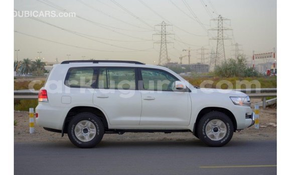 Buy Import Toyota Land Cruiser White Car in Import - Dubai in Bujumbura Buy Import Toyota Land Cruiser White Car in Import - Dubai in Bujumbura