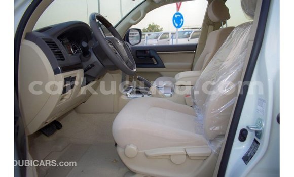 Buy Import Toyota Land Cruiser White Car in Import - Dubai in Bujumbura Buy Import Toyota Land Cruiser White Car in Import - Dubai in Bujumbura