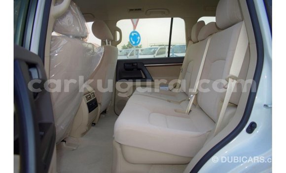 Buy Import Toyota Land Cruiser White Car in Import - Dubai in Bujumbura Buy Import Toyota Land Cruiser White Car in Import - Dubai in Bujumbura