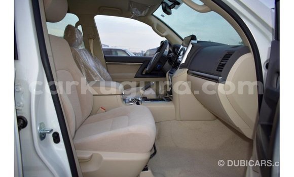 Buy Import Toyota Land Cruiser White Car in Import - Dubai in Bujumbura Buy Import Toyota Land Cruiser White Car in Import - Dubai in Bujumbura