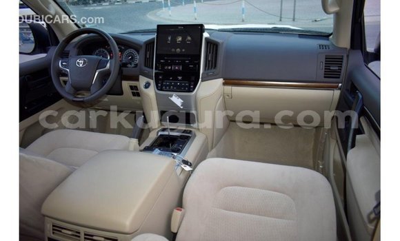Buy Import Toyota Land Cruiser White Car in Import - Dubai in Bujumbura Buy Import Toyota Land Cruiser White Car in Import - Dubai in Bujumbura