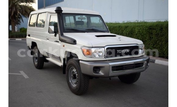 Buy Import Toyota Land Cruiser White Car in Import - Dubai in Bujumbura Buy Import Toyota Land Cruiser White Car in Import - Dubai in Bujumbura