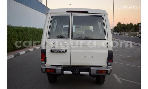 Buy Import Toyota Land Cruiser White Car in Import - Dubai in Bujumbura Buy Import Toyota Land Cruiser White Car in Import - Dubai in Bujumbura