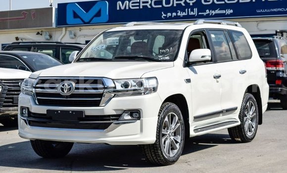 Acheter Import Voiture Toyota Land Cruiser Blanc à Import - Dubai, Bujumbura Acheter Import Voiture Toyota Land Cruiser Blanc à Import - Dubai, Bujumbura