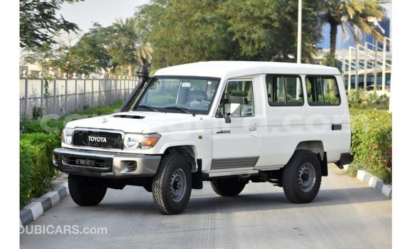 Buy Import Toyota Land Cruiser White Car in Import - Dubai in Bujumbura Buy Import Toyota Land Cruiser White Car in Import - Dubai in Bujumbura