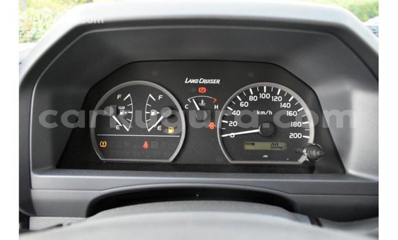 Buy Import Toyota Land Cruiser White Car in Import - Dubai in Bujumbura Buy Import Toyota Land Cruiser White Car in Import - Dubai in Bujumbura