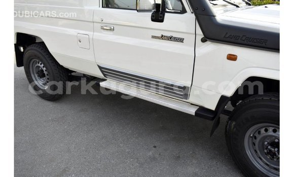Buy Import Toyota Land Cruiser White Car in Import - Dubai in Bujumbura Buy Import Toyota Land Cruiser White Car in Import - Dubai in Bujumbura