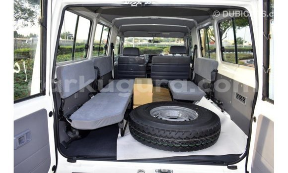 Buy Import Toyota Land Cruiser White Car in Import - Dubai in Bujumbura Buy Import Toyota Land Cruiser White Car in Import - Dubai in Bujumbura