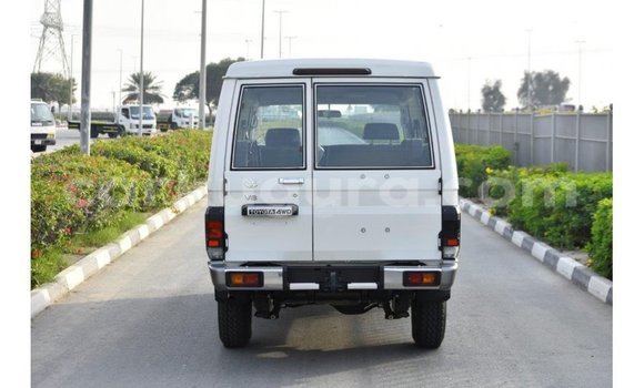 Buy Import Toyota Land Cruiser White Car in Import - Dubai in Bujumbura Buy Import Toyota Land Cruiser White Car in Import - Dubai in Bujumbura
