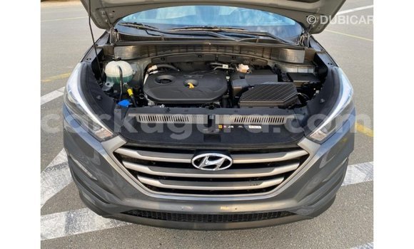 Nunua Imported Hyundai Tucson Nyeupe Gari ndani ya Import - Dubai nchini Bujumbura Nunua Imported Hyundai Tucson Nyeupe Gari ndani ya Import - Dubai nchini Bujumbura