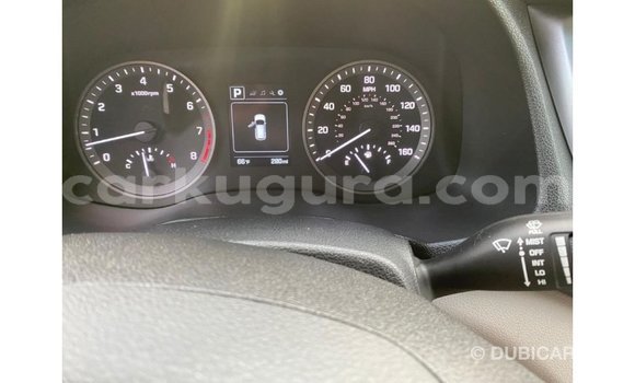 Nunua Imported Hyundai Tucson Nyeupe Gari ndani ya Import - Dubai nchini Bujumbura Nunua Imported Hyundai Tucson Nyeupe Gari ndani ya Import - Dubai nchini Bujumbura