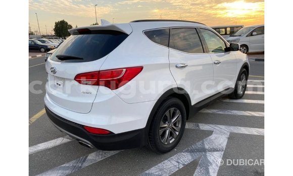Nunua Imported Hyundai Santa Fe Nyeupe Gari ndani ya Import - Dubai nchini Bujumbura Nunua Imported Hyundai Santa Fe Nyeupe Gari ndani ya Import - Dubai nchini Bujumbura