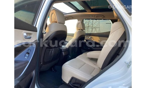 Nunua Imported Hyundai Santa Fe Nyeupe Gari ndani ya Import - Dubai nchini Bujumbura Nunua Imported Hyundai Santa Fe Nyeupe Gari ndani ya Import - Dubai nchini Bujumbura
