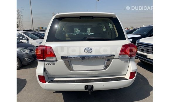 Acheter Import Voiture Toyota Land Cruiser Blanc à Import - Dubai, Bujumbura Acheter Import Voiture Toyota Land Cruiser Blanc à Import - Dubai, Bujumbura